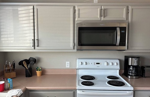 Phoenix Condo | 971 sf 2 Bedroom 2 Bath Townhouse 3 mi to Westgate