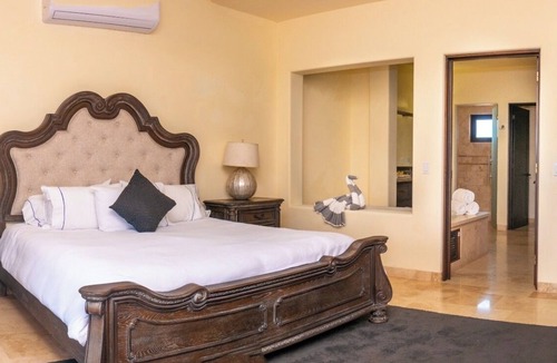 Los Cabos Resort | A four bedroom villa in the Cabo Golf Resort in fantastic Cabo San Lucas