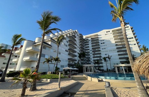 Quintas del Mar Apartment | a pie de playa con hermosa vista by G P S rentas