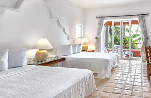 Almacen Resort | A private peninsula in Zihuatanejo Bay!