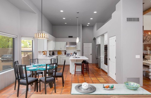 Happy Valley Ranch House | A Refined Santa Fe–Inspired Estate with Tennis & Pickleball