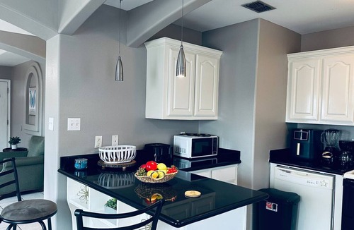 Pharr Apartment | A Restful Hideout - Pharr, Harlingen and McAllen with WiFi, AC