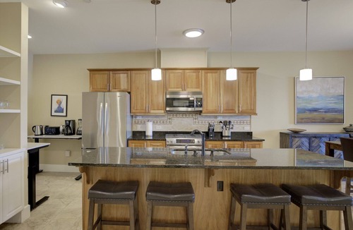 Sandpoint Condo | A Scenic Canvas, Lakefront - Seasons at Sandpoint