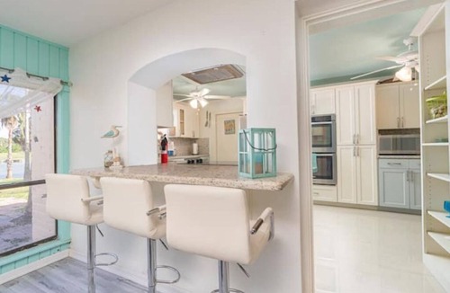 Los Fresnos House | A Waterfront Home with great freshwater fishing!