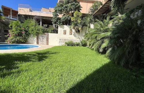Nuevo Centrode Poblacion House | Acapulco Retreat for Big Families, Friends & Lifelong Memories