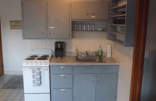 Kutzky Park Apartment | Across from St Marys hospital Covered By Faith 1