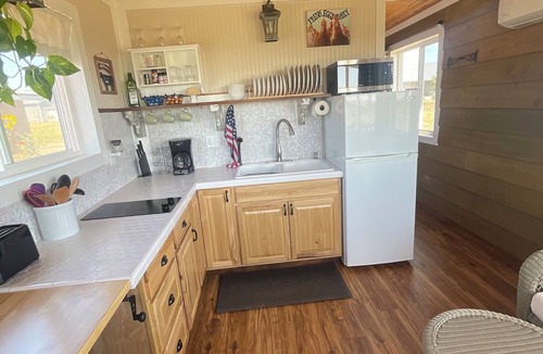 Prescott Valley Cabin | Adorable Tiny house on small farm, fresh eggs and seasonal produce daily .