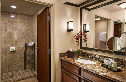 Gainey Village Villas Hotel | Affordability Meets Comfort! Short Drive to Musical Instrument Museum, w/Pool!