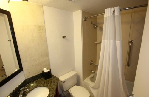 South Mountain House | Affordable Stay in Phoenix, 4 Queen Units for 16, Pool, Parking, Fitness Center