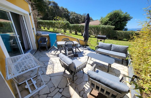 Viggianello Apartment | Air-conditioned villa apartment with ocean view and parking, rated 4 stars