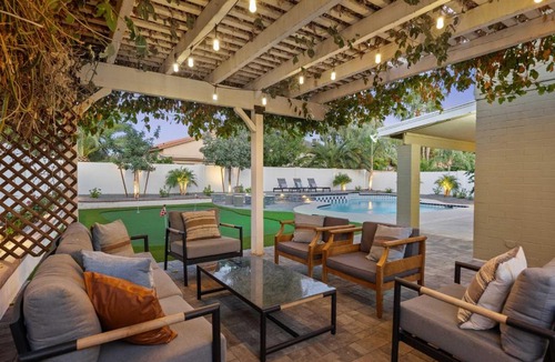 Paradise Valley Village House | Airy Scottsdale Home Near World-Class Golfing!