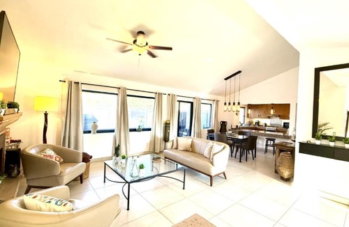 San Antonio Tlayacapan House | Ajijic Lake Chapala Villas - Private Gym - Pickleball court