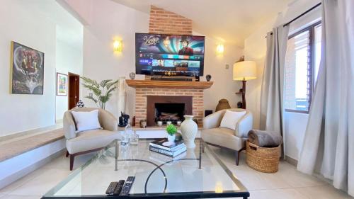San Antonio Tlayacapan House | Ajijic Lake Chapala Villas - Private Gym - Pickleball court