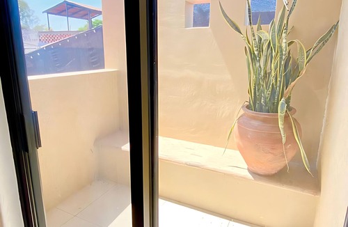 San Antonio Tlayacapan House | Ajijic Modern 1 Bed Home -Great location-Patio-Gym-Pickleball Court-Golf Cart