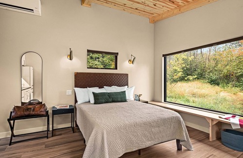 North Shore Resort | All 6 Cabins · Full property rental