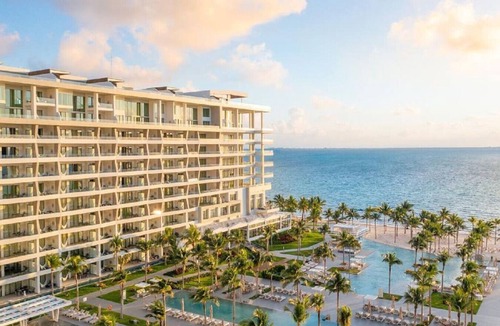 Playa Mujeres Villa | 🌞 All-Inclusive Optional OceanFront Beach Resort 🏖️~ 𝕏 @MyBeachSuites Rentals