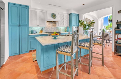 Palmilla Villa | Amazing 5-bedroom Beachfront Property in Villas del Mar