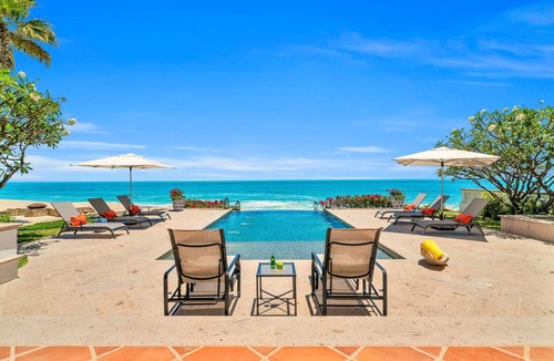 Palmilla Villa | Amazing 5-bedroom Beachfront Property in Villas del Mar