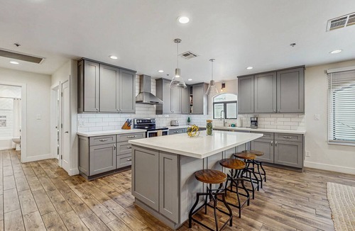 Arts District Condo | Amazing Old Town location above Grimaldi's Pizzeria - very walkable