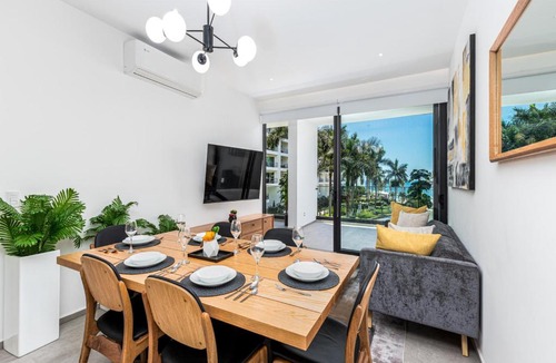Flamingos Apartment | Amazing &Totally New! Aria Ocean Condo 306 by Kivoya
