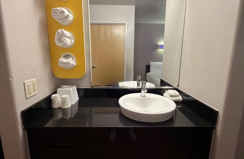 Apache Junction Hotel | Americas Best Value Inn Apache Junction