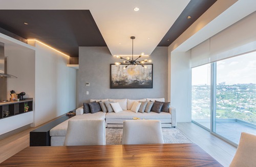 Financial District Apartment | Andares City Views Apt- Shopping & Lifestyle
