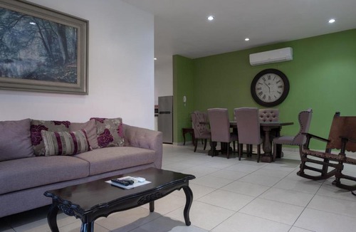 Zona Dorada Apartment | Apartamentos Torre II Condominios - Pet Friendly