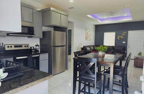 Weslaco Apartment | Apartment 3 bedrooms 40 minutes from South Padre