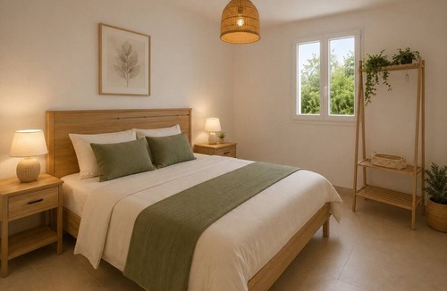 Solaro Apartment | Apartment 'Villa Dolce Vita' with Private Garden and Wi-Fi