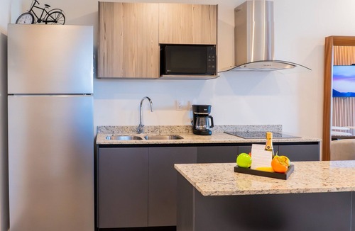 Lomas de Mazatlan Apartment | Apartment with 2 bedrooms. AC, Pool and beach nearby in Mazatlan's Golden Zone
