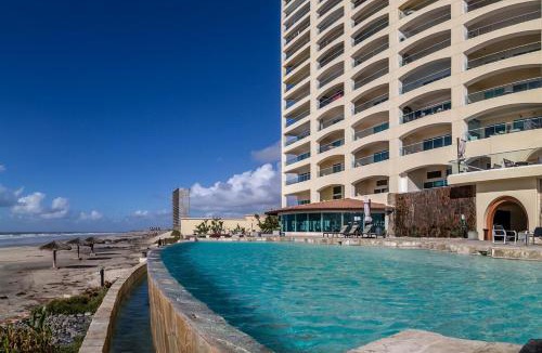 Rosarito Apartment | Apartment with Ocean View, Pools & Sauna - Las Olas