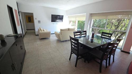 Queretaro Hotel | Apartment with Pool, Gym & A/C Suite