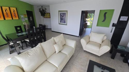 Queretaro Hotel | Apartment with Pool - Gym & A/C Suite