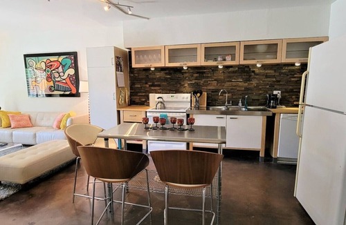 Encanto Condo | Ar`s Downtown Phoenix R & R A108