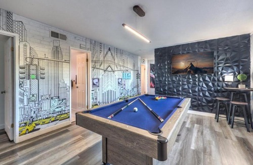 Paradise Villa | Arcade Lounge with Pool, Spa, Billiards near the Vegas Strip!