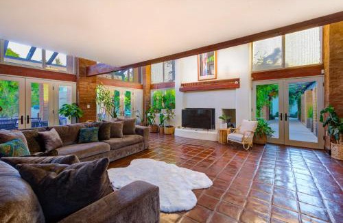 Camelback East House | Arcadia 6BR Paradise Pool Hot Tub & Cold Plunge