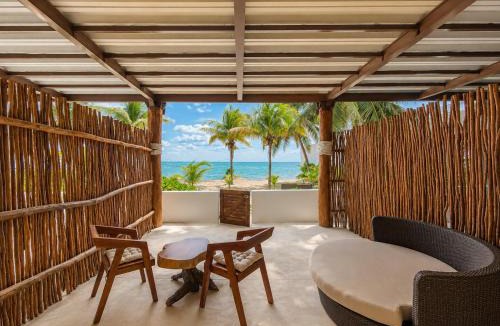 Joaquin Zetina Gasca Apartment | Arenika Beachfront Villa & Rooms