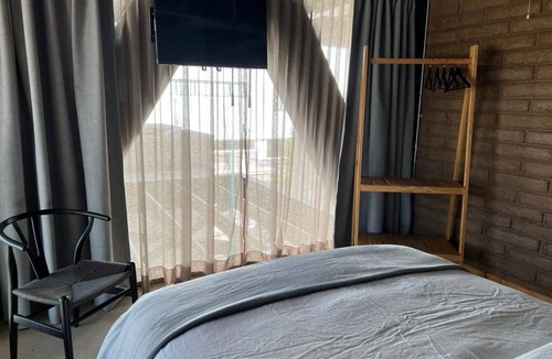 Americana Hotel | Argentine Room 323