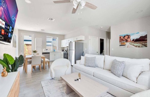 Glendale Apartment | Arizona Escape 2BR2B + Pool and Free parking