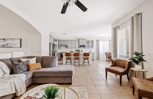 Chandler House | Arizonas best golf minutes away! Close to CHD
