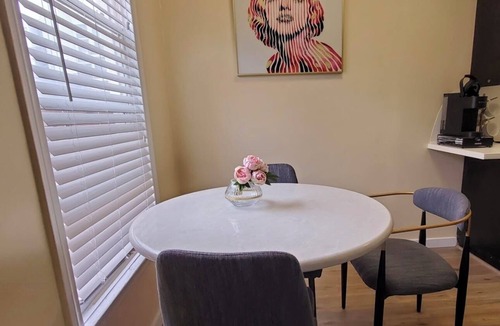 Wilshire Center Apartment | Audrey Studio Apartment in Koreatown