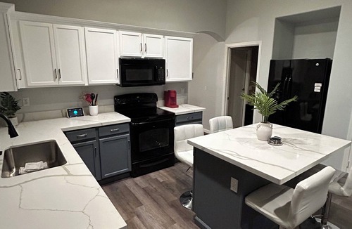 Avondale House | Avondale Retreat with Pool near Stadium, Top Golf and Spring Training