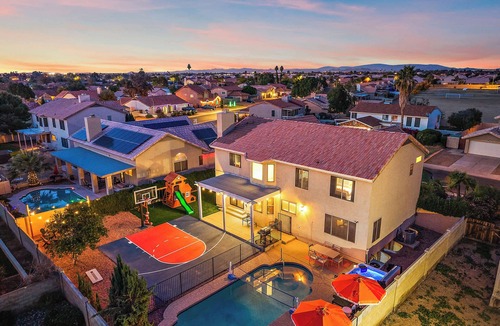Peoria House | AZ Game House | Sport Court - Golf - Pool - Games