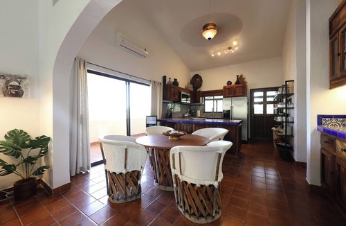 El Medano Ejidal Condo | B-301 Beautiful Pool View Penthouse Condo - Minutes to Medano Beach and Town
