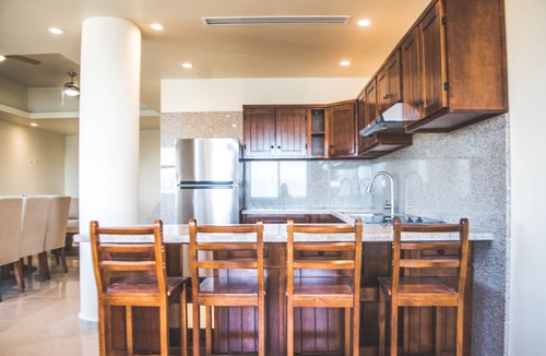 Bahia Kino Condo | B2. Oceanview + 2 Bedroom + Social area w/jacuzzi + Private Beach + 4 people