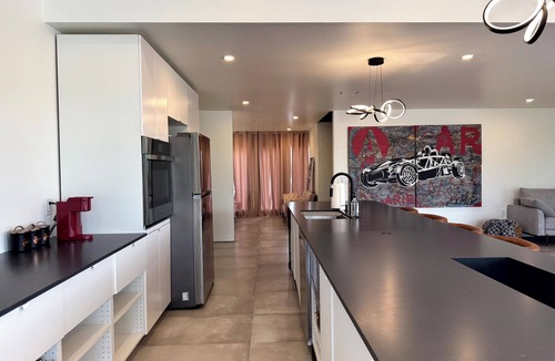 Desert Wind Villa | Bachelorette villa glow up room mins to Kierland, Zen Garden, Speakeasy room
