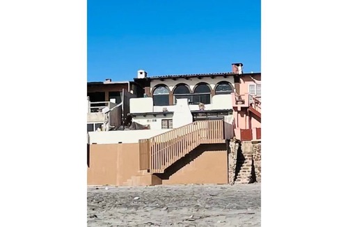La Joya House | Baja Malibu beach house