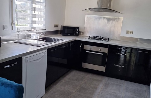 Marine de Saint Ambroggio Villa | Bas de Maison 3 chambre 6 couchages avec piscine pour 6 adultes et 2 lit enfants