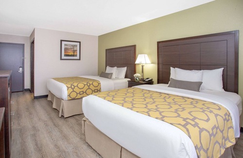 Estrella Hotel | Baymont by Wyndham Phoenix I-10 near 51st Ave