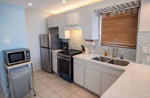 South Padre Island Condo | Beach access Condo Nice pool/hot tub area w/bbq 2 Bedroom Home by RedAwning